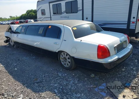 2005 Lincoln Town Car из США, поврежденный, VIN 1L1FM88W45Y606770